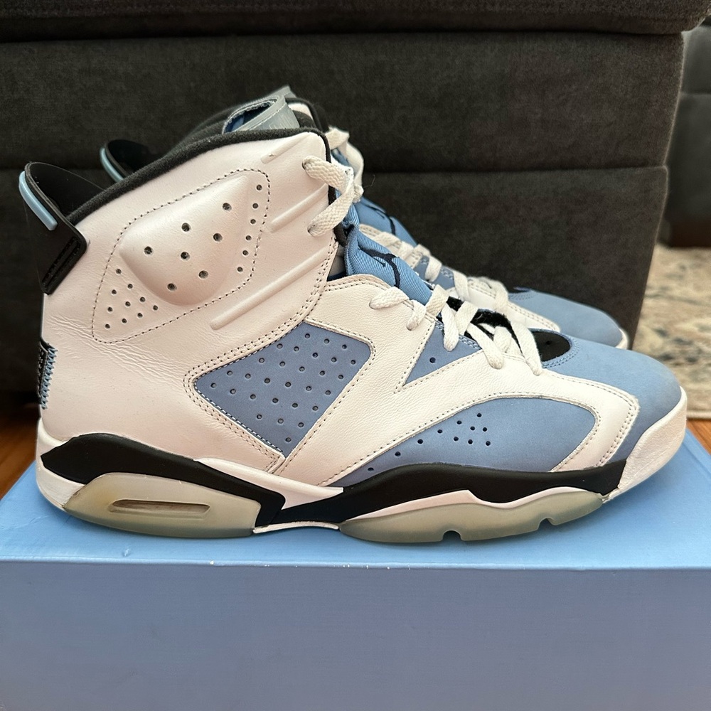 Jordan 6 UNC